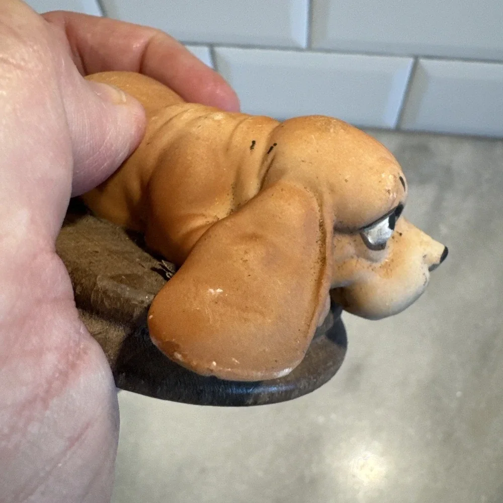 N. TICHE‎ PORCELAIN BASSETT HOUND FIGURINE - Italy